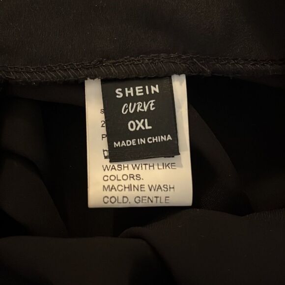 SHEIN Curve Black side slit skirt with back zipper gathered slinky material 0X - Picture 9 of 13